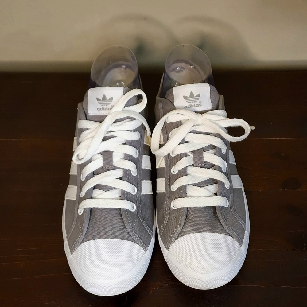 Adidas Gray, White Sneakers Shoes Men's 9 Classic 3 Stripes, Canvas
